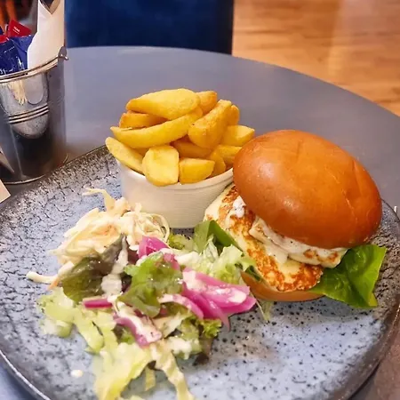 招待所 Town House