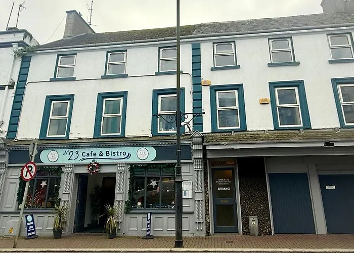 招待所 Town House *