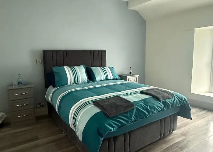 招待所 Town House *