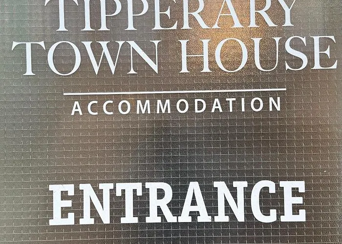 Town House * 蒂珀雷里